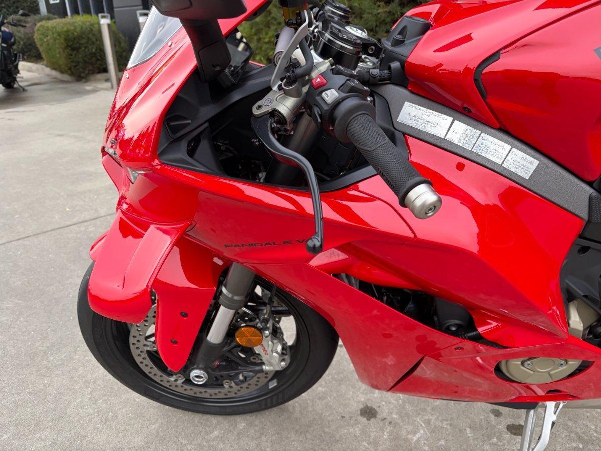 2025 DUCATI PANIGALE V4 SPORTS