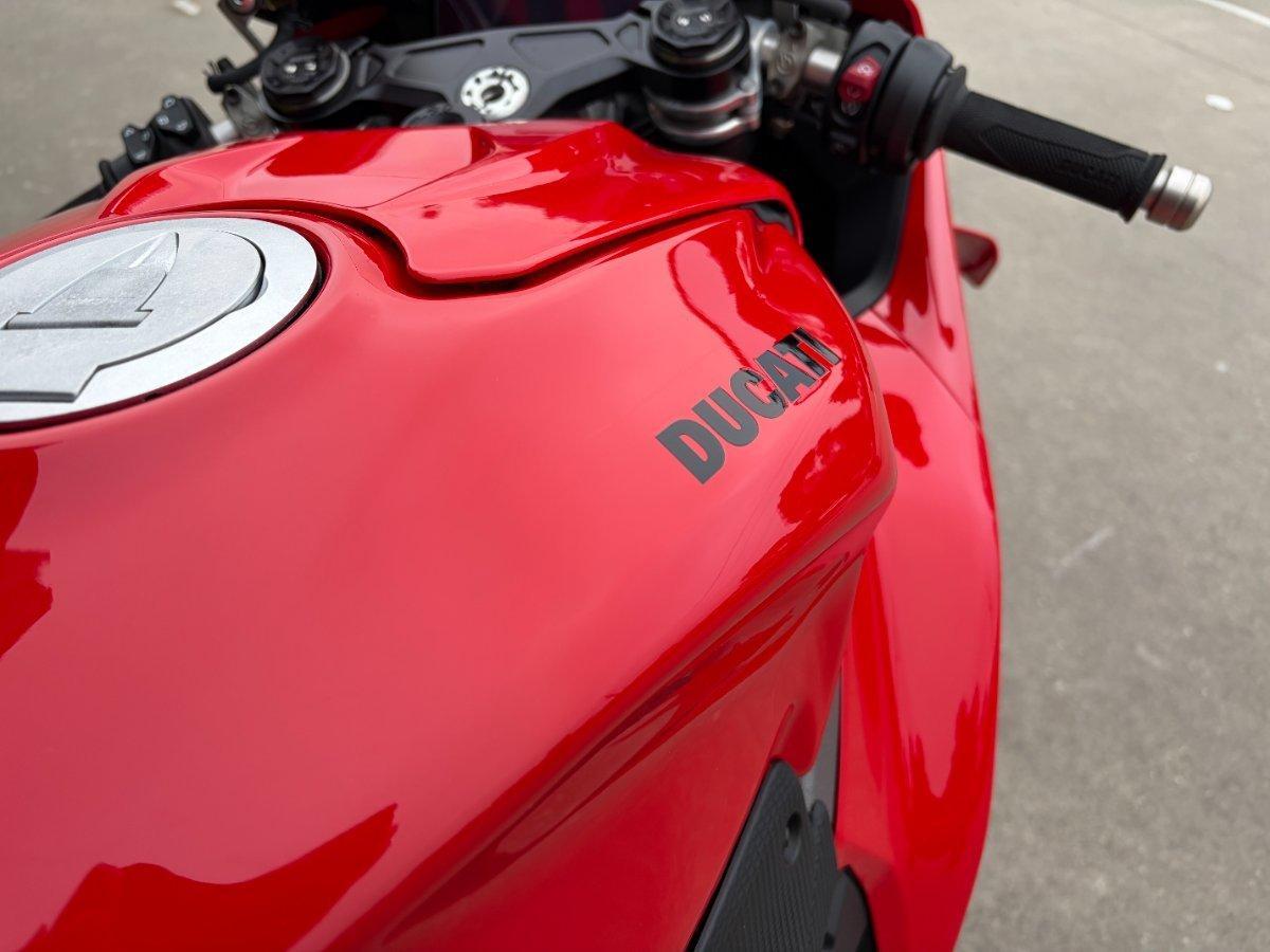 2025 DUCATI PANIGALE V4 SPORTS