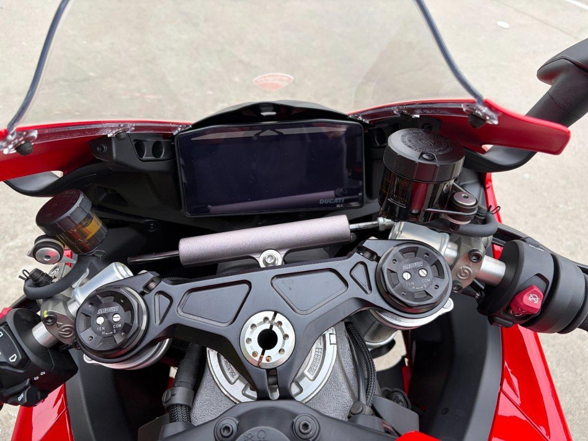 2025 DUCATI PANIGALE V4 SPORTS