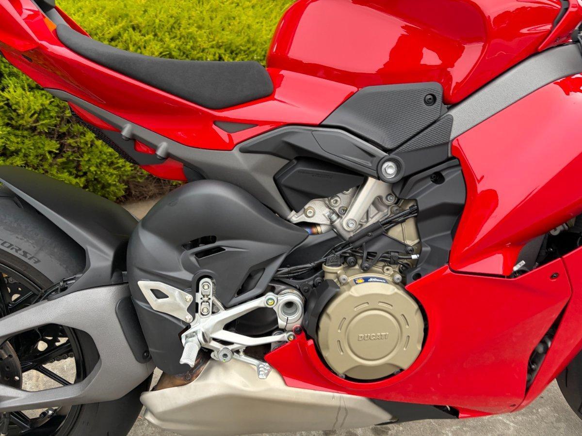 2025 DUCATI PANIGALE V4 SPORTS