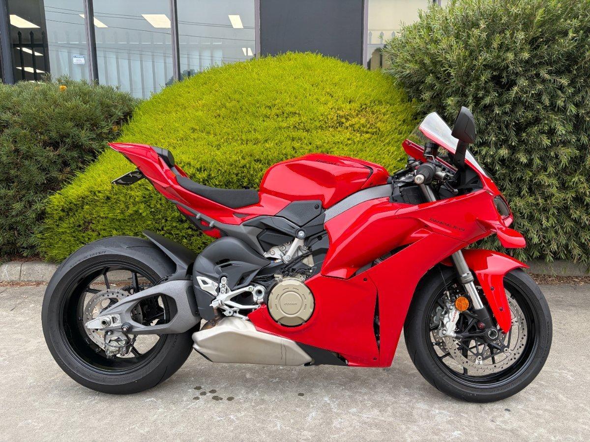 2025 DUCATI PANIGALE V4 SPORTS