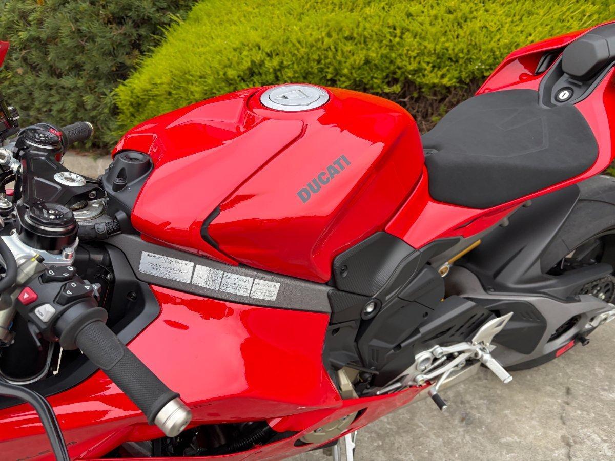2025 DUCATI PANIGALE V4 SPORTS