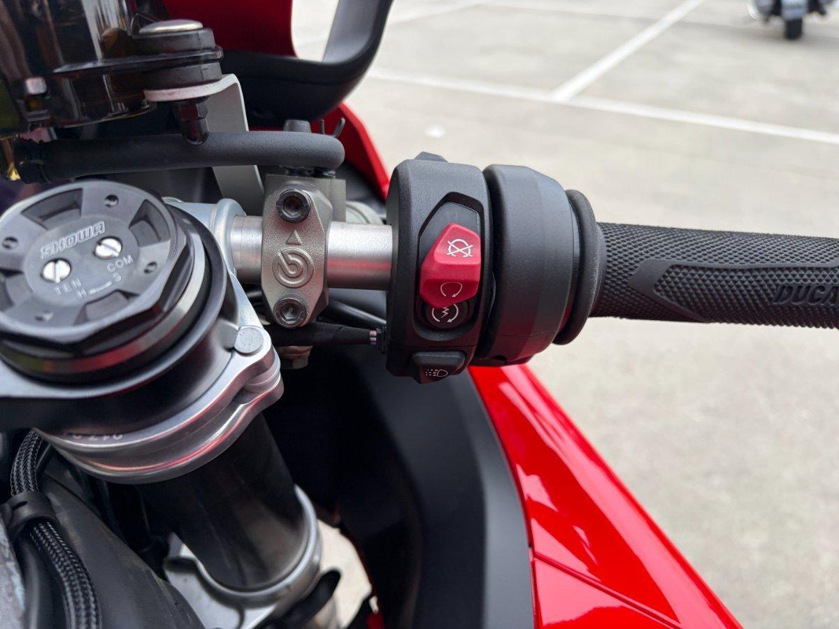 2025 DUCATI PANIGALE V4 SPORTS