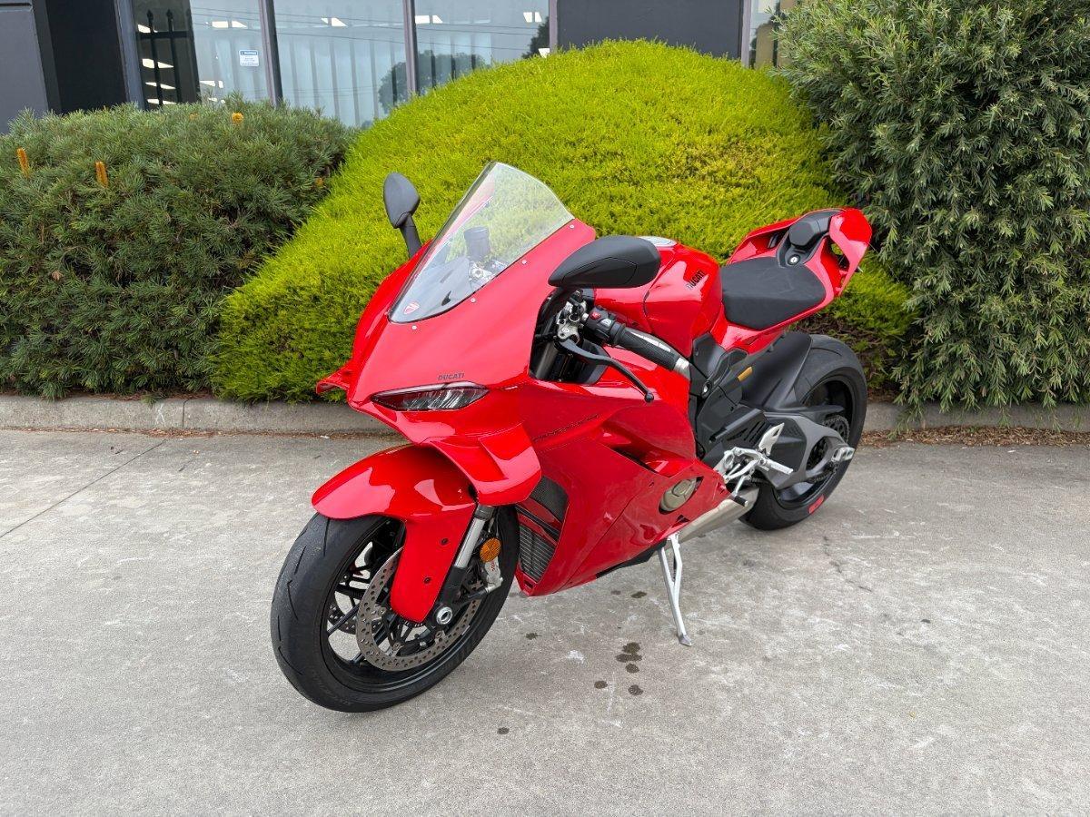 2025 DUCATI PANIGALE V4 SPORTS