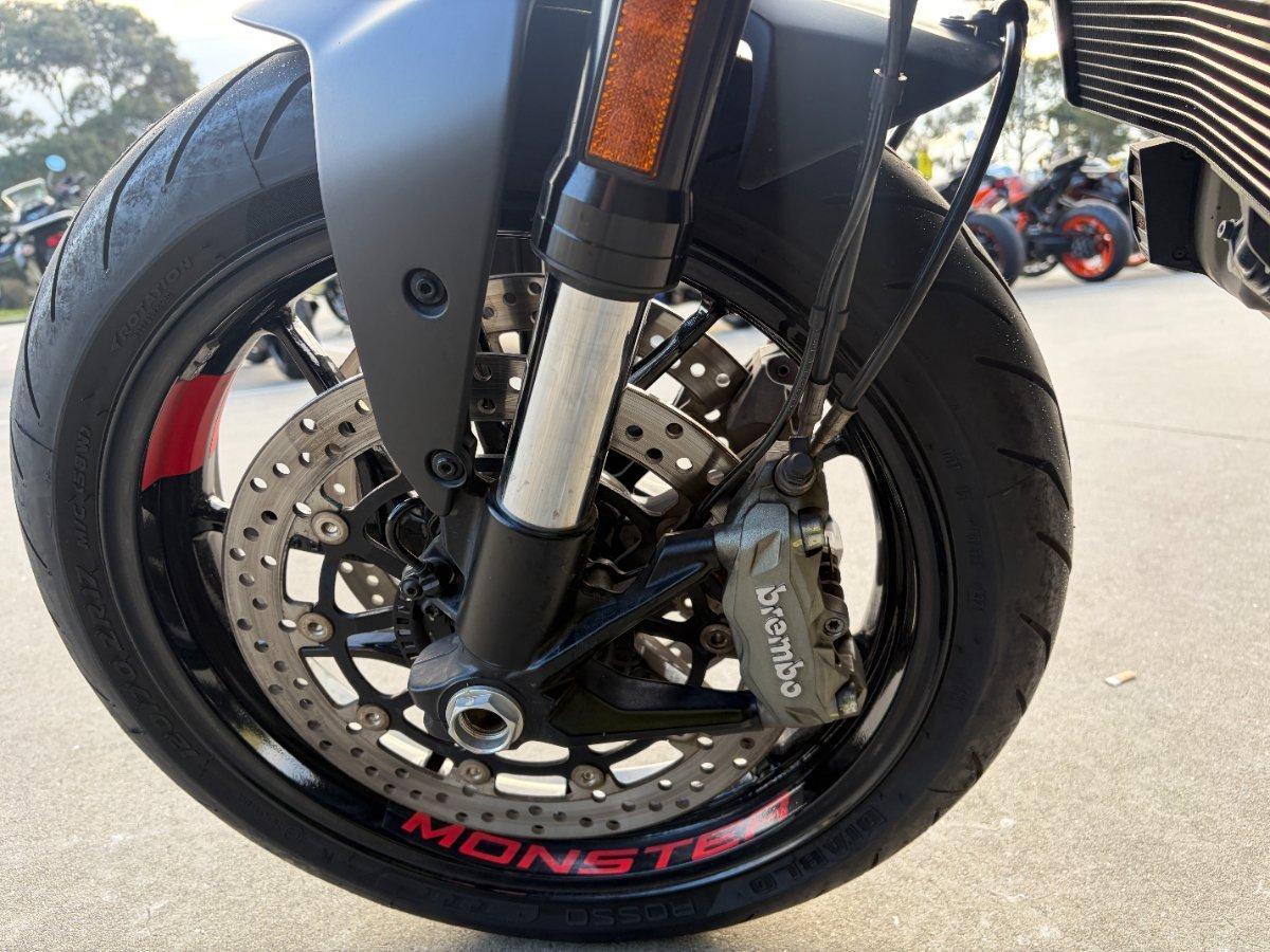 2023 DUCATI MONSTER + ROAD