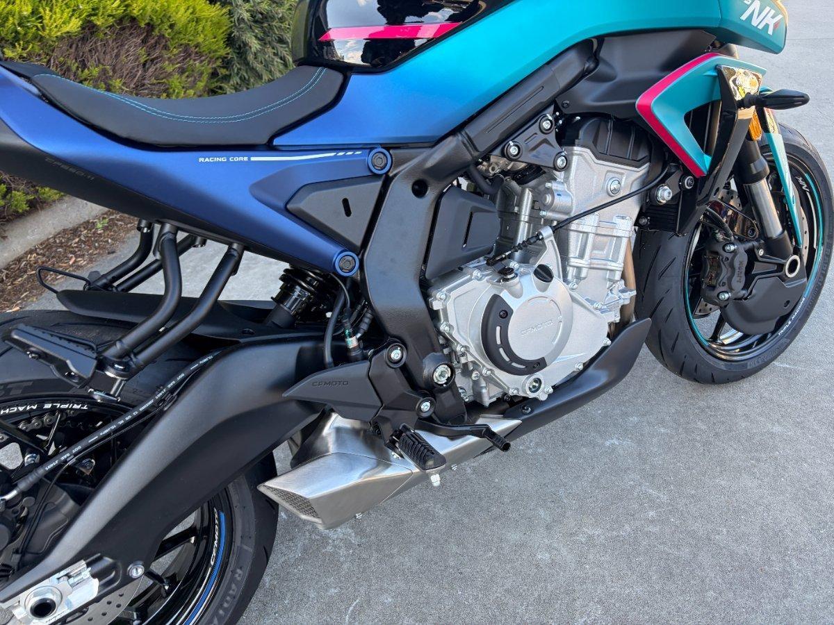 2026 CF MOTO 675 NK ROAD