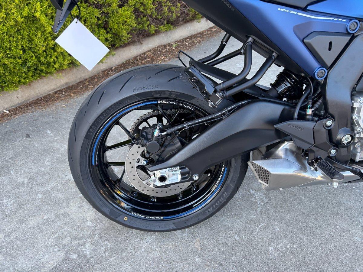 2026 CF MOTO 675 NK ROAD