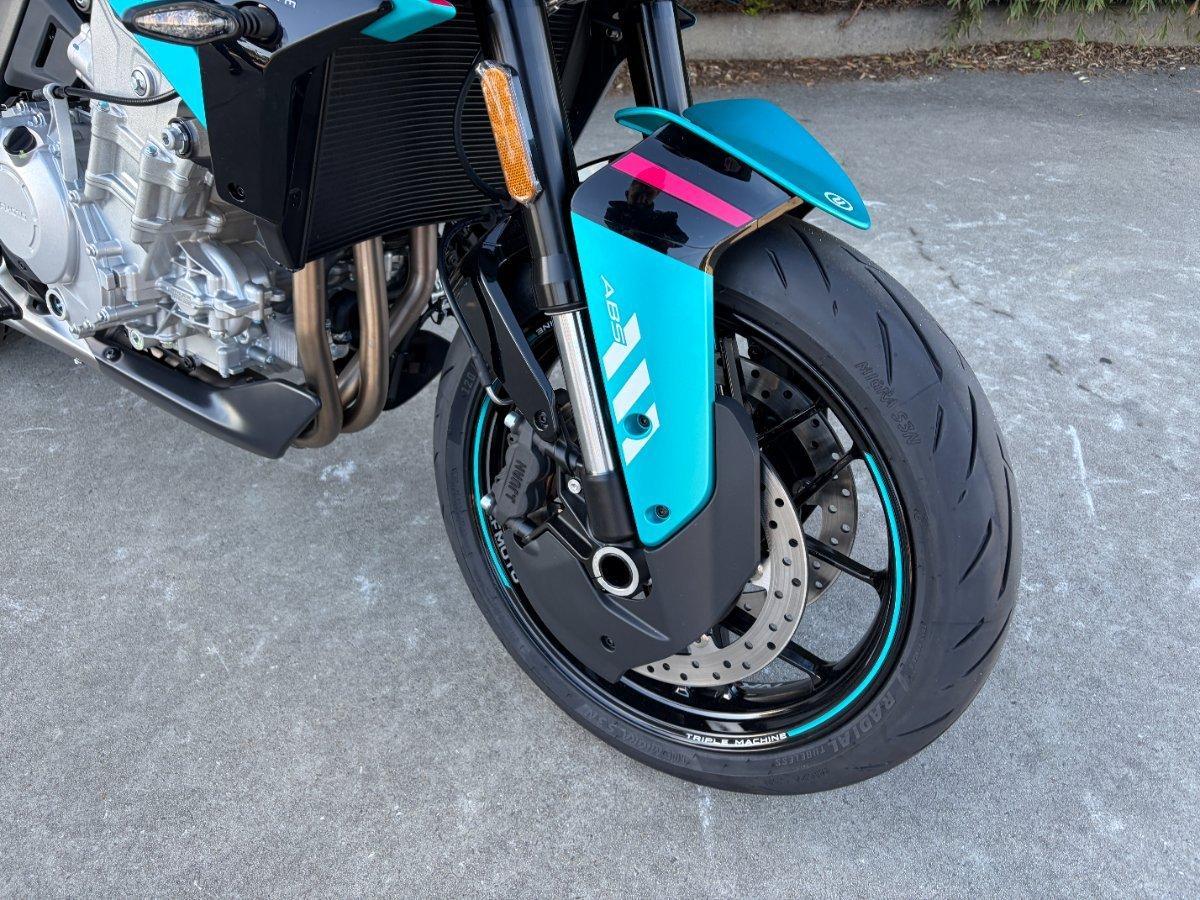 2026 CF MOTO 675 NK ROAD