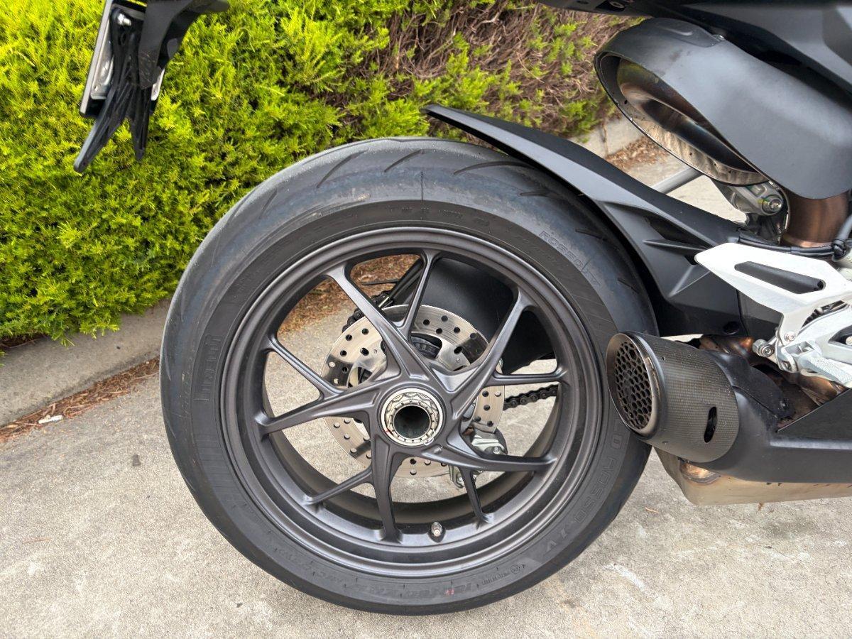 2024 DUCATI PANIGALE V2 BAYLISS 20TH ANNIV SPORTS