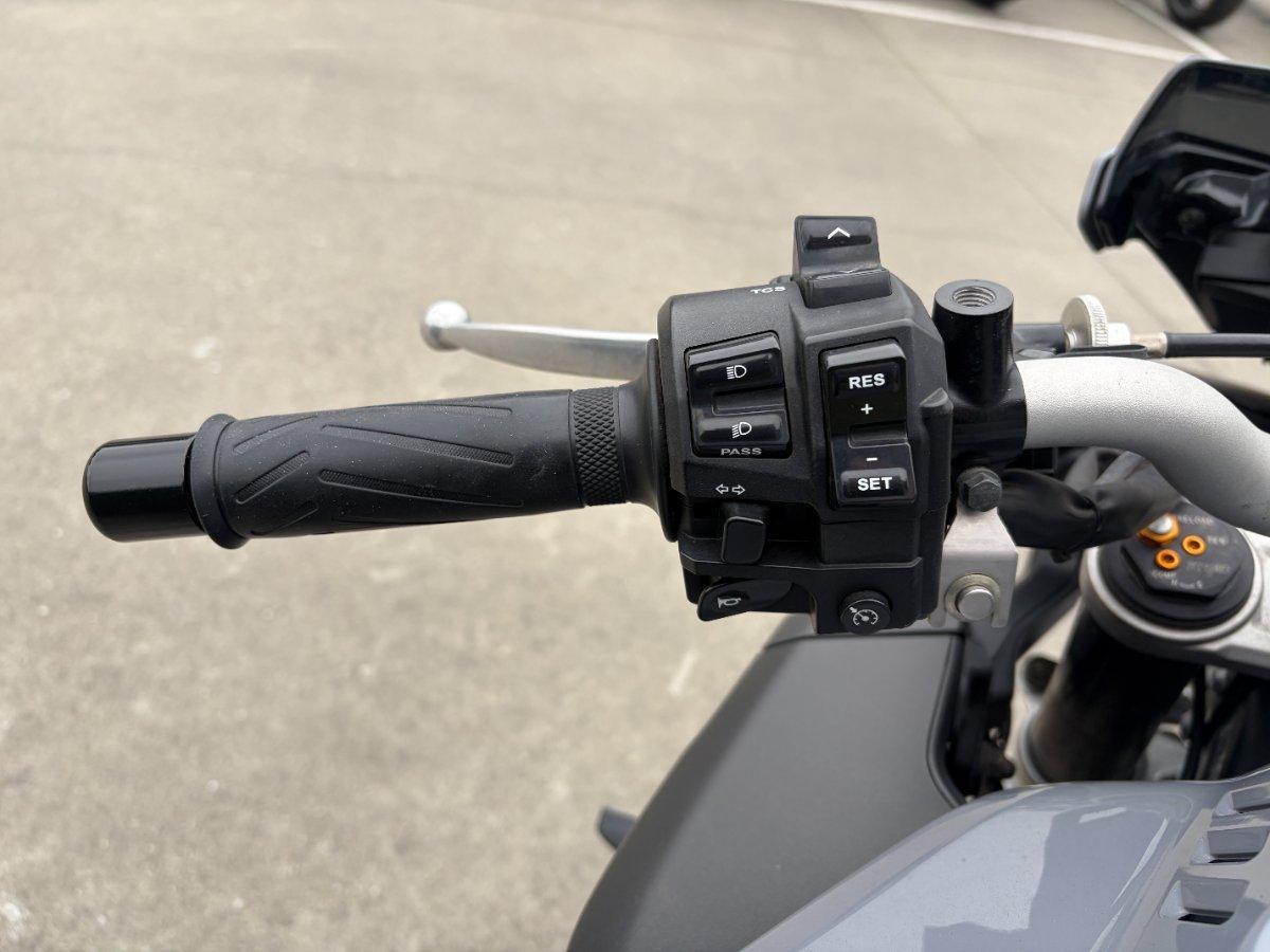 2016 YAMAHA MT-10 SPORTS
