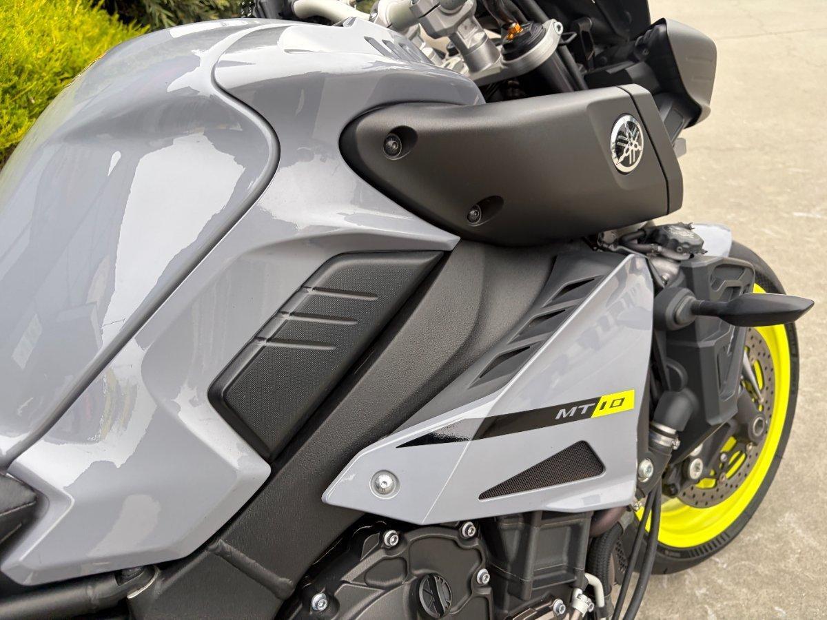 2016 YAMAHA MT-10 SPORTS