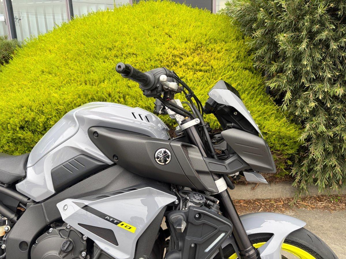 2016 YAMAHA MT-10 SPORTS