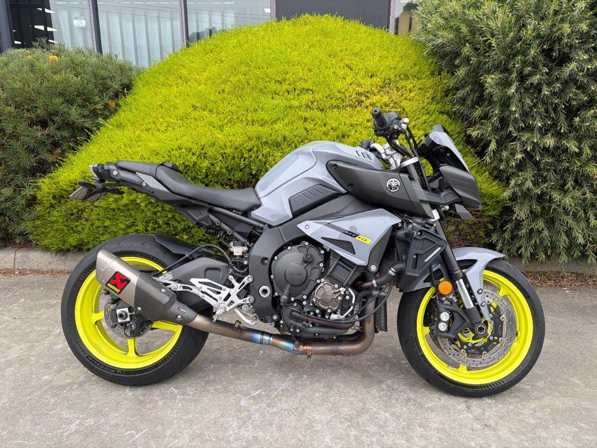 2016 YAMAHA MT-10 SPORTS