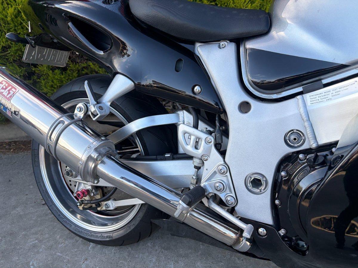 2005 SUZUKI GSX1300R (HAYABUSA) ROAD