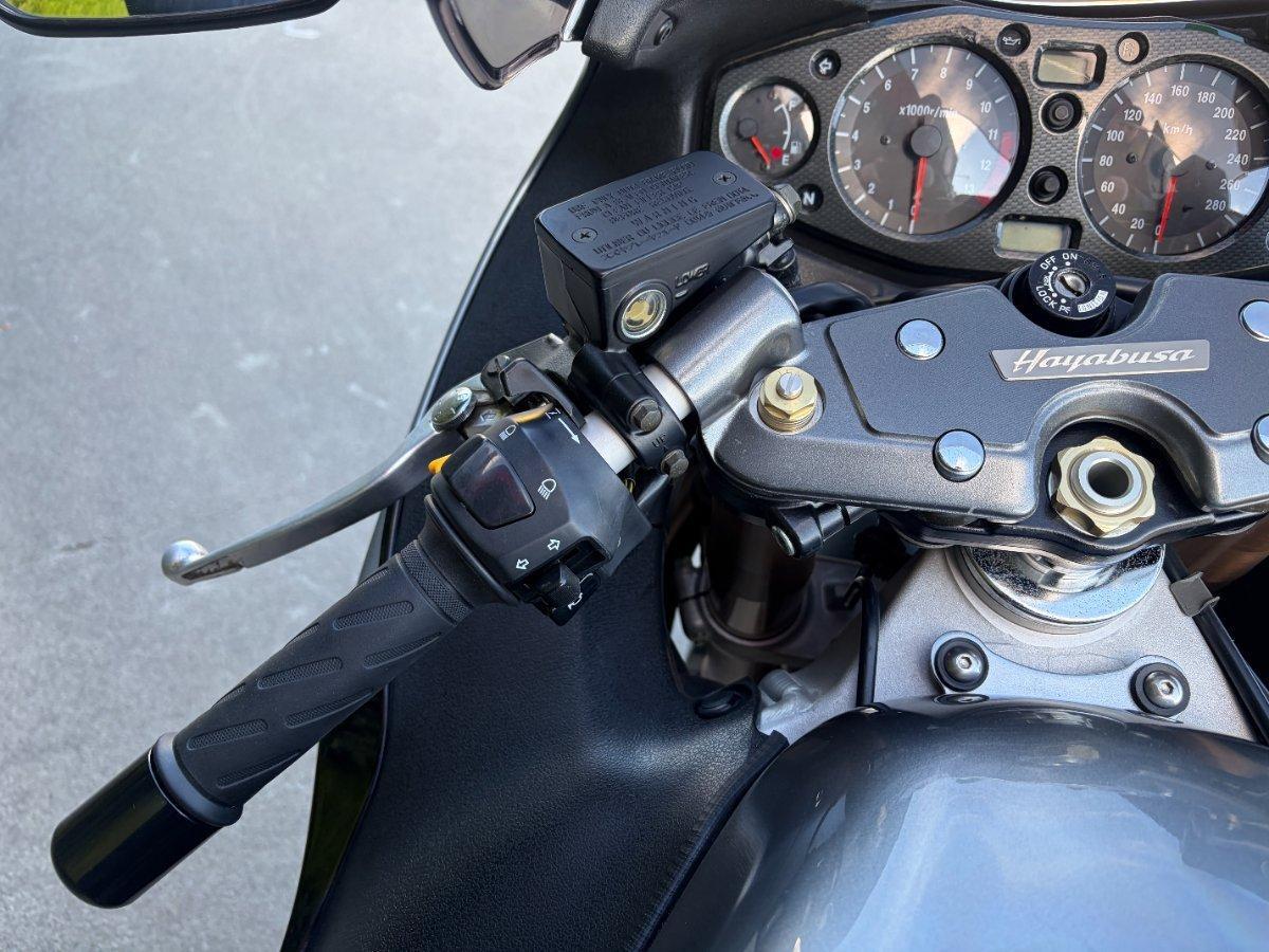 2005 SUZUKI GSX1300R (HAYABUSA) ROAD