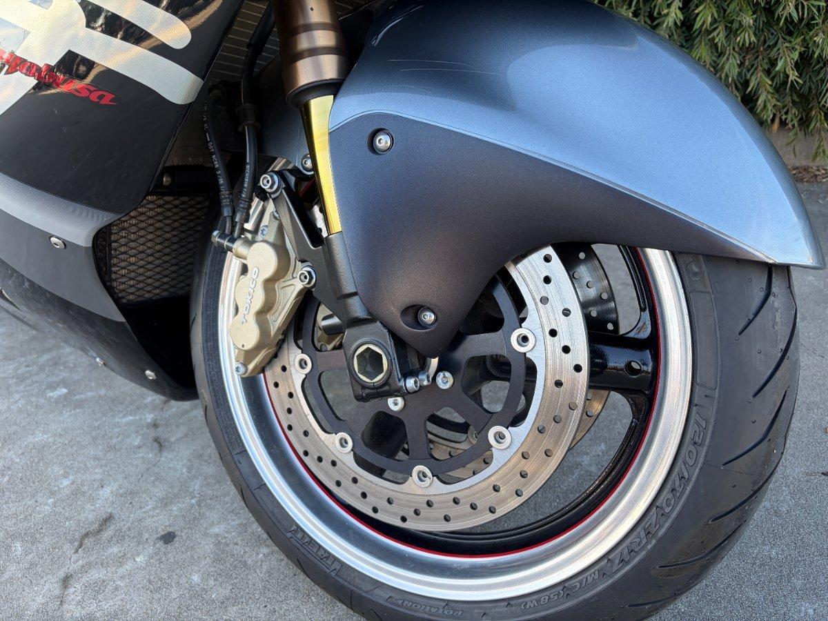 2005 SUZUKI GSX1300R (HAYABUSA) ROAD