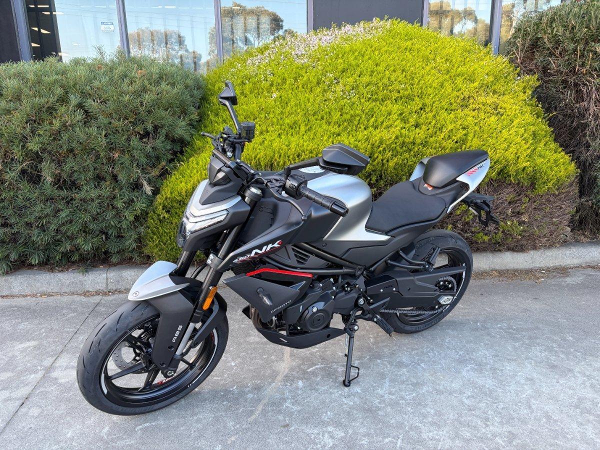 2026 CF MOTO 450 NK ROAD