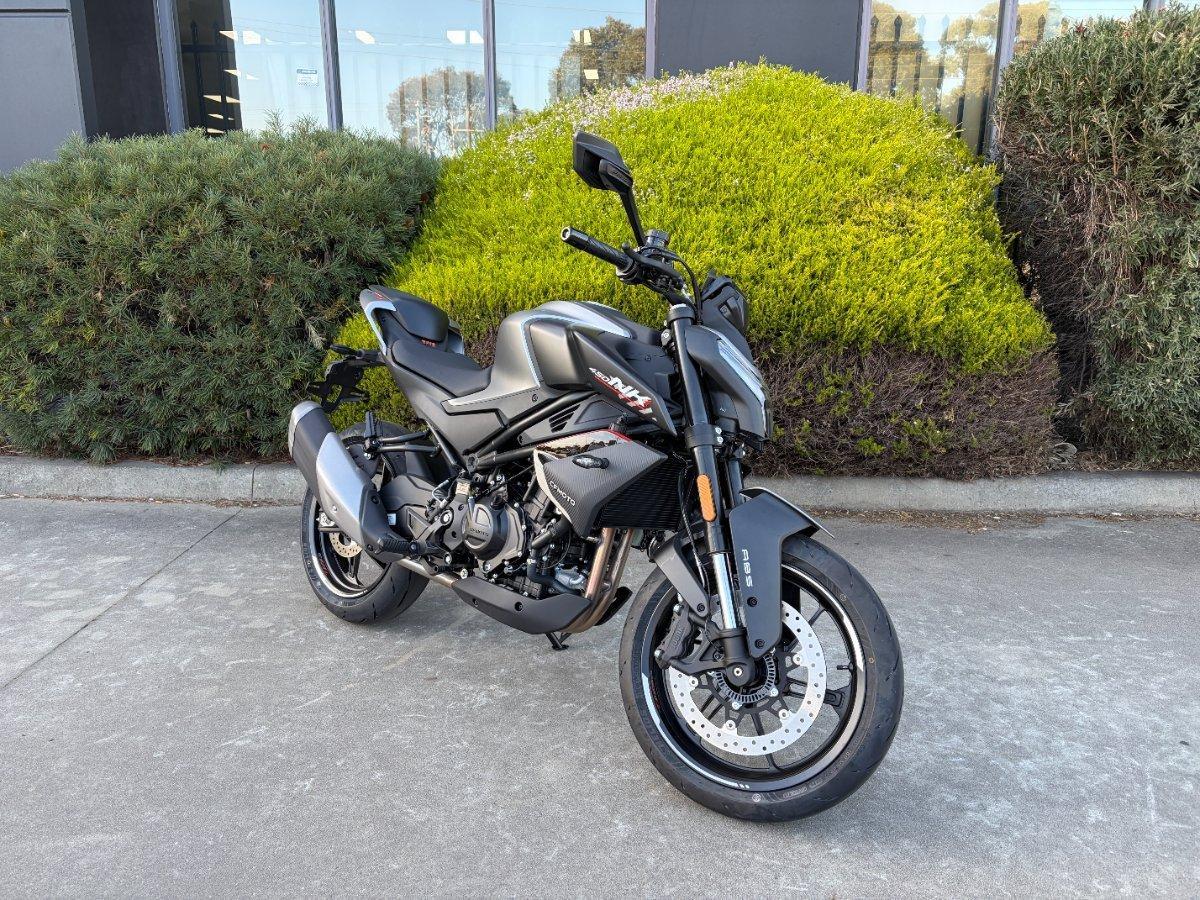 2026 CF MOTO 450 NK ROAD