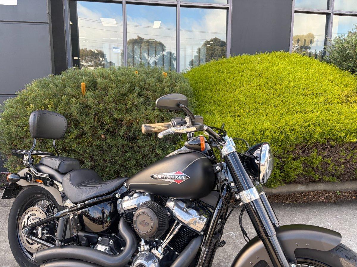 2021 HARLEY-DAVIDSON FLSL SOFTAIL SLIM (107) CRUISER