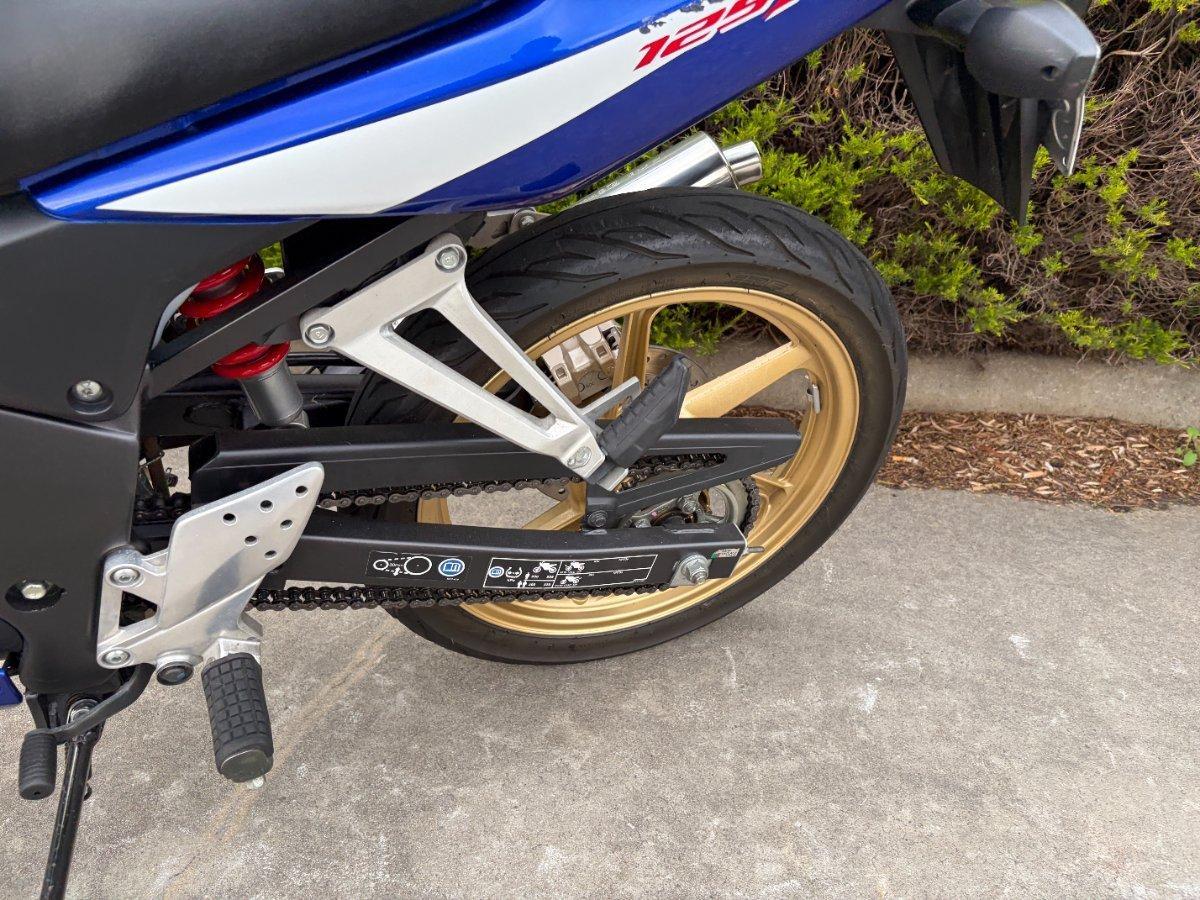 2010 HONDA CBR125R SPORTS