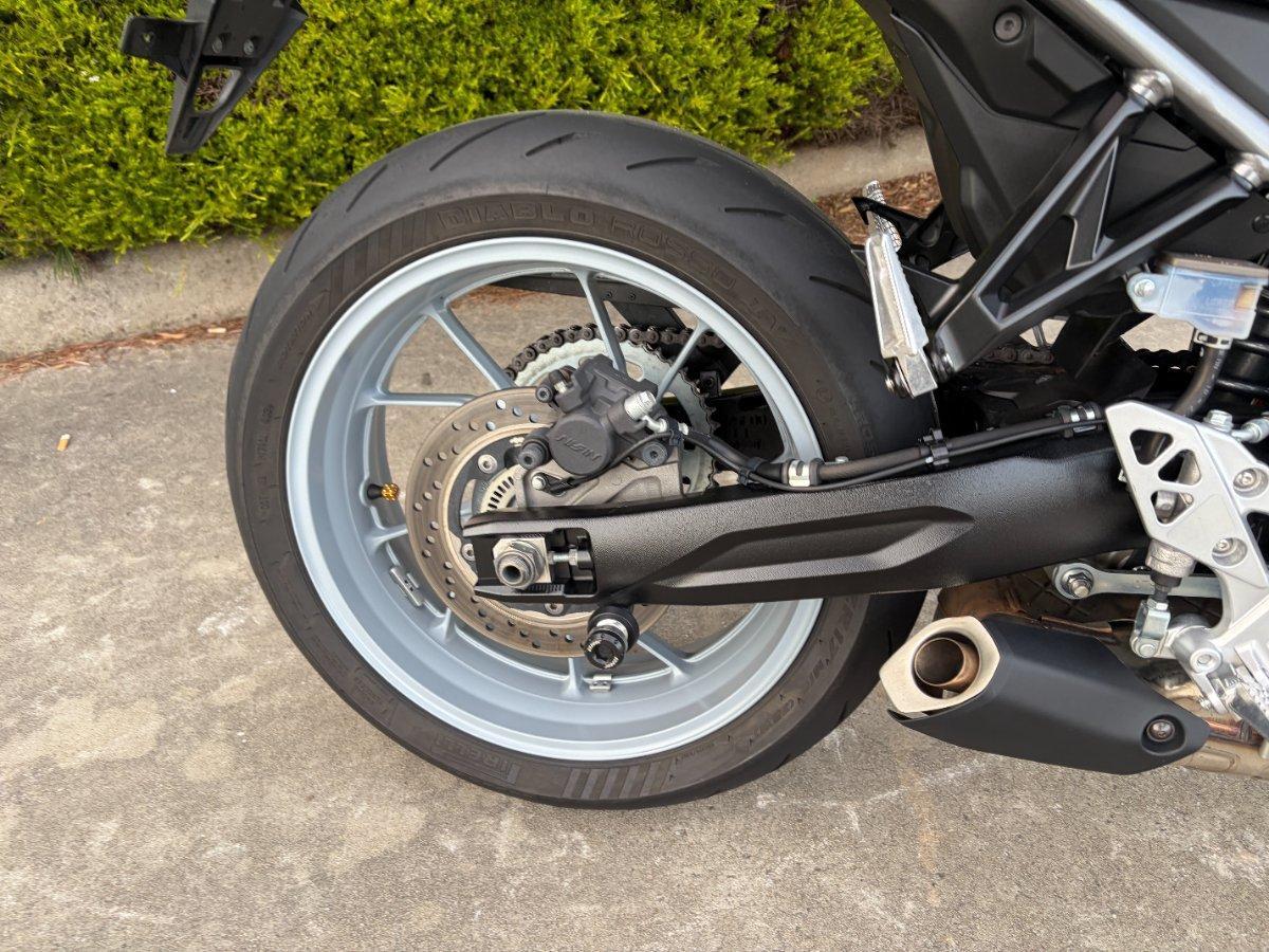2024 SUZUKI GSX-8R SPORTS