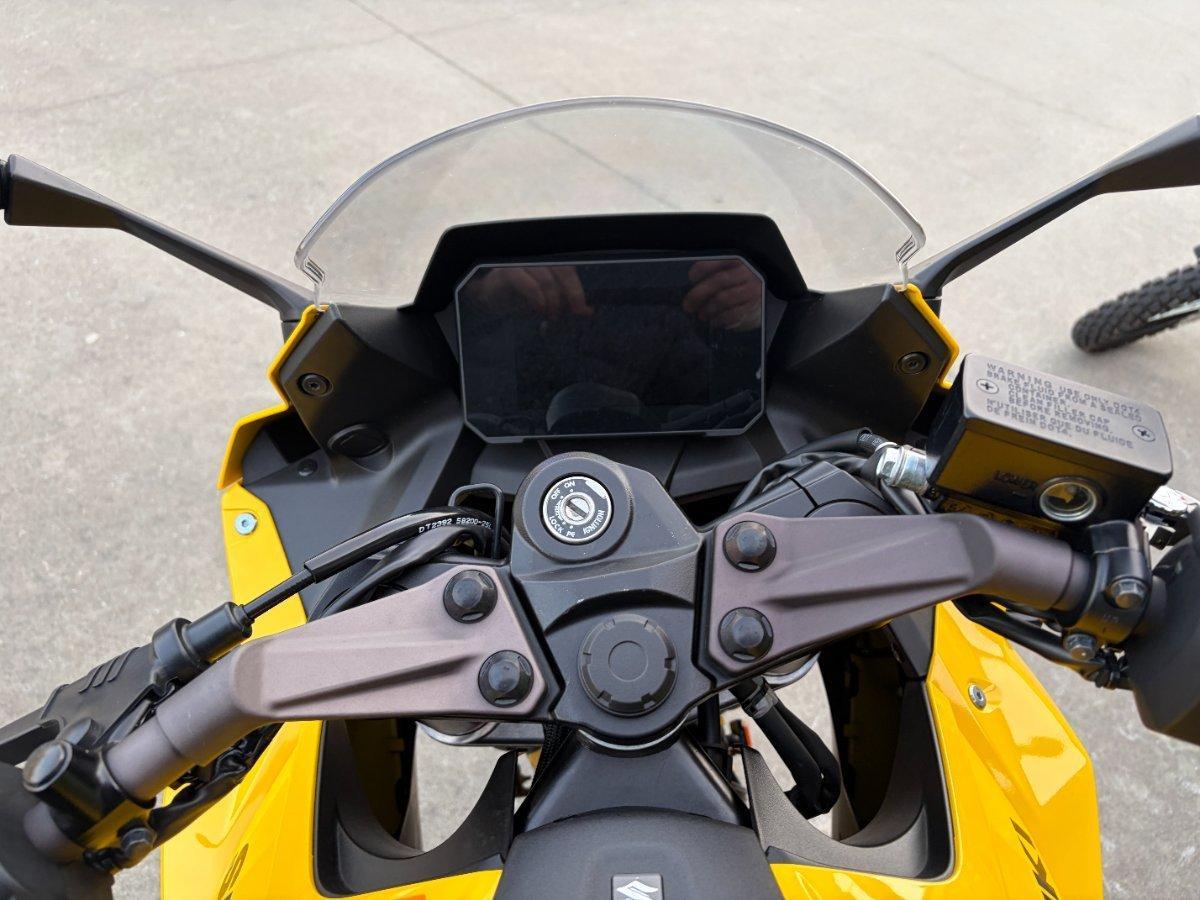 2024 SUZUKI GSX-8R SPORTS