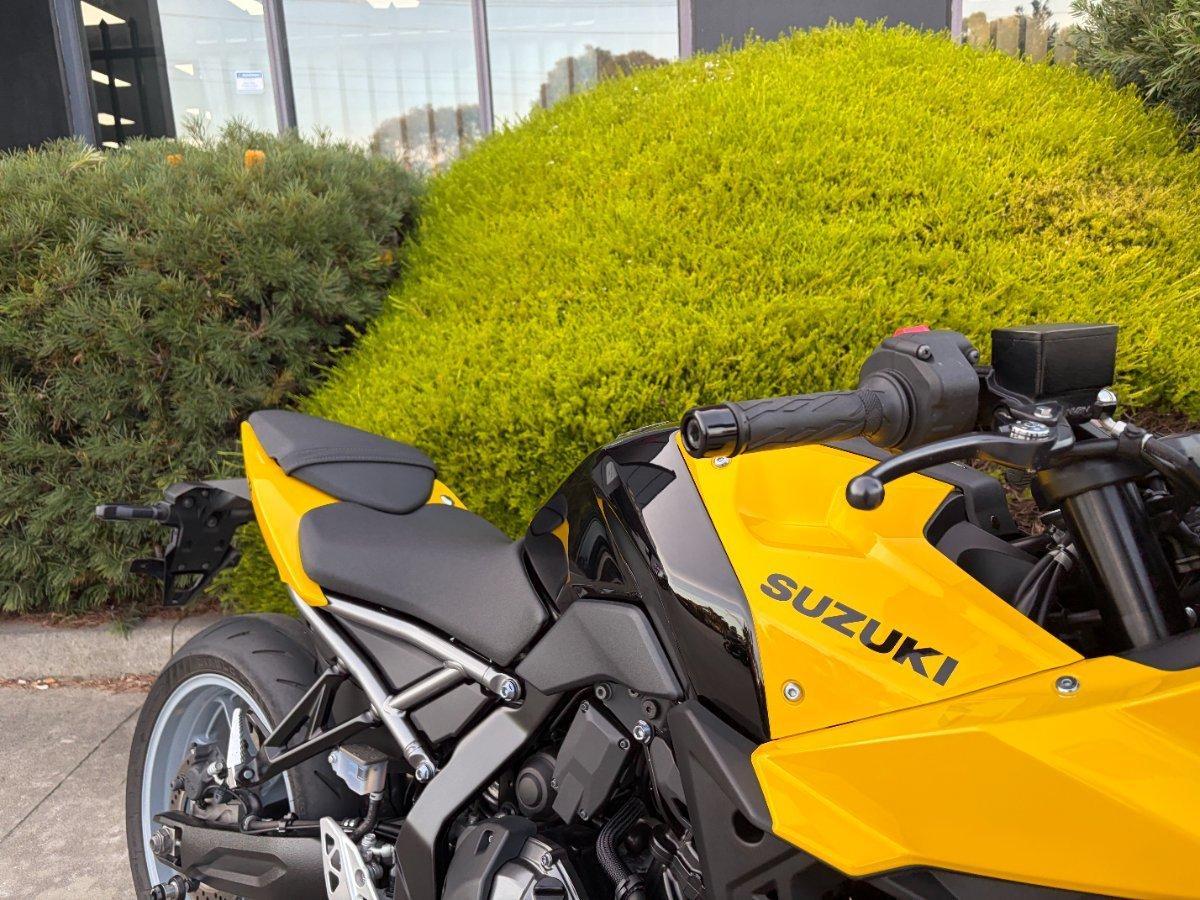 2024 SUZUKI GSX-8R SPORTS