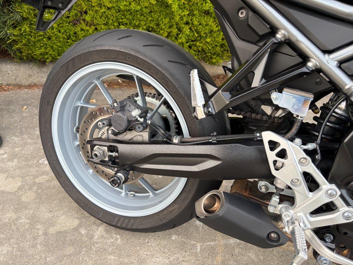 2024 SUZUKI GSX-8R SPORTS