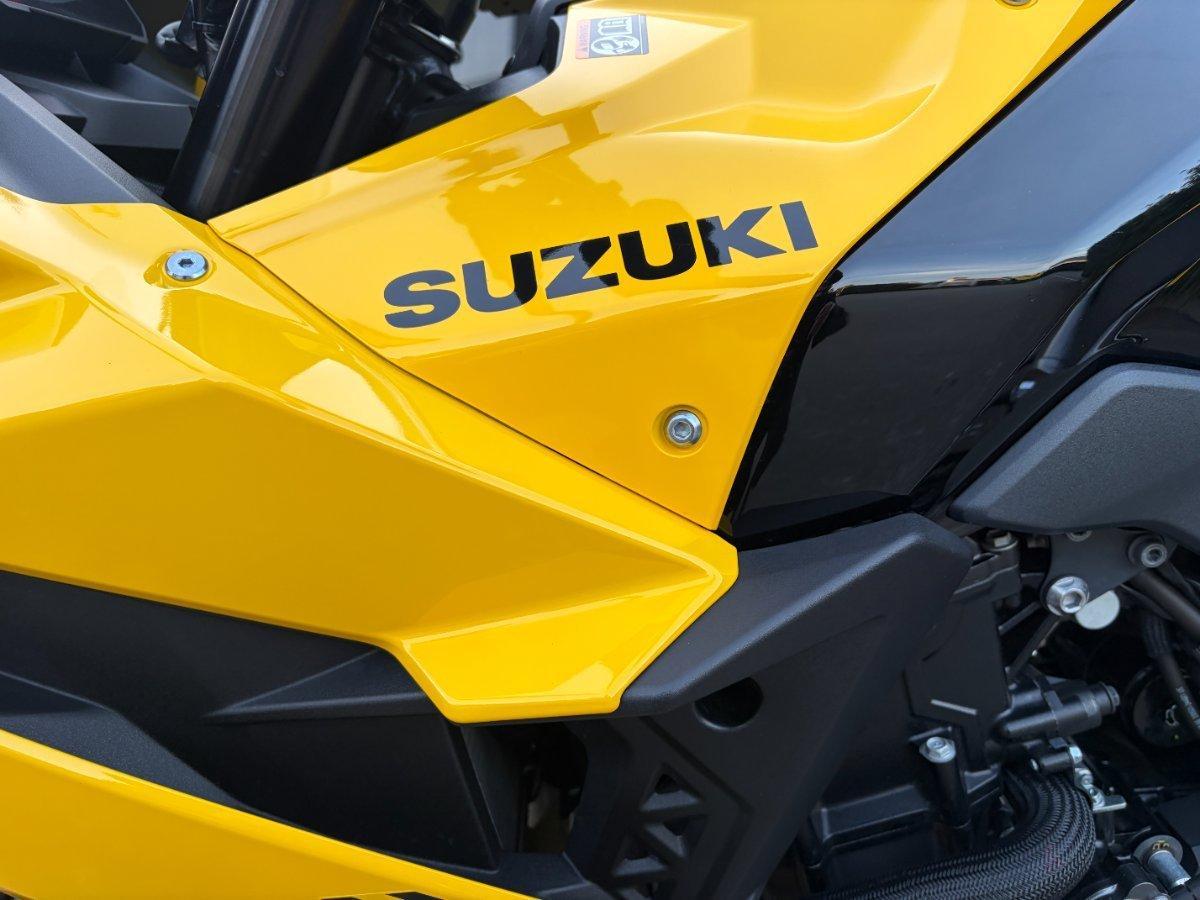 2024 SUZUKI GSX-8R SPORTS