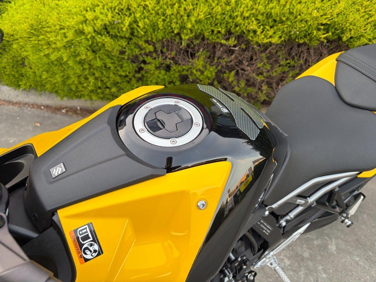 2024 SUZUKI GSX-8R SPORTS