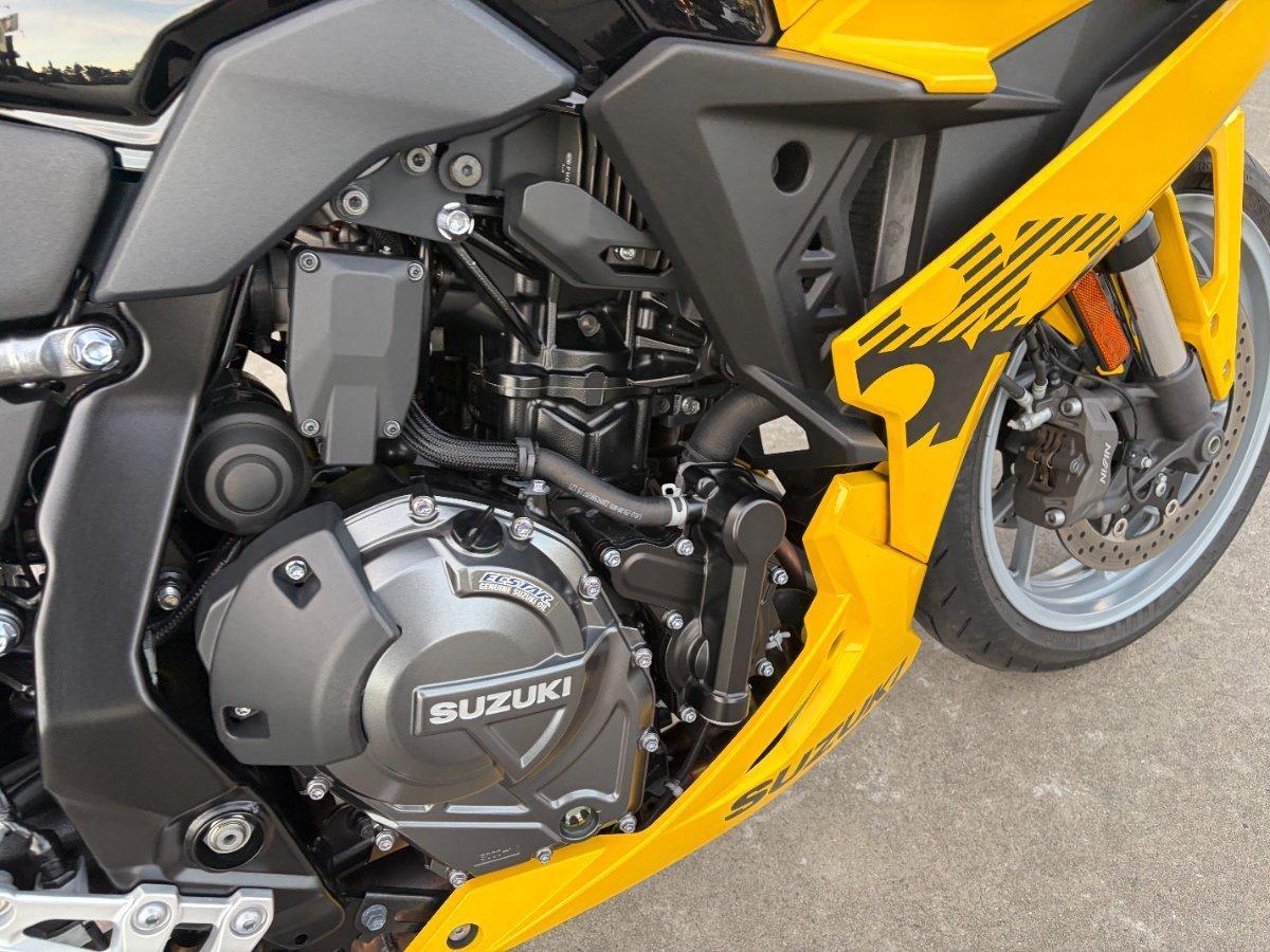 2024 SUZUKI GSX-8R SPORTS