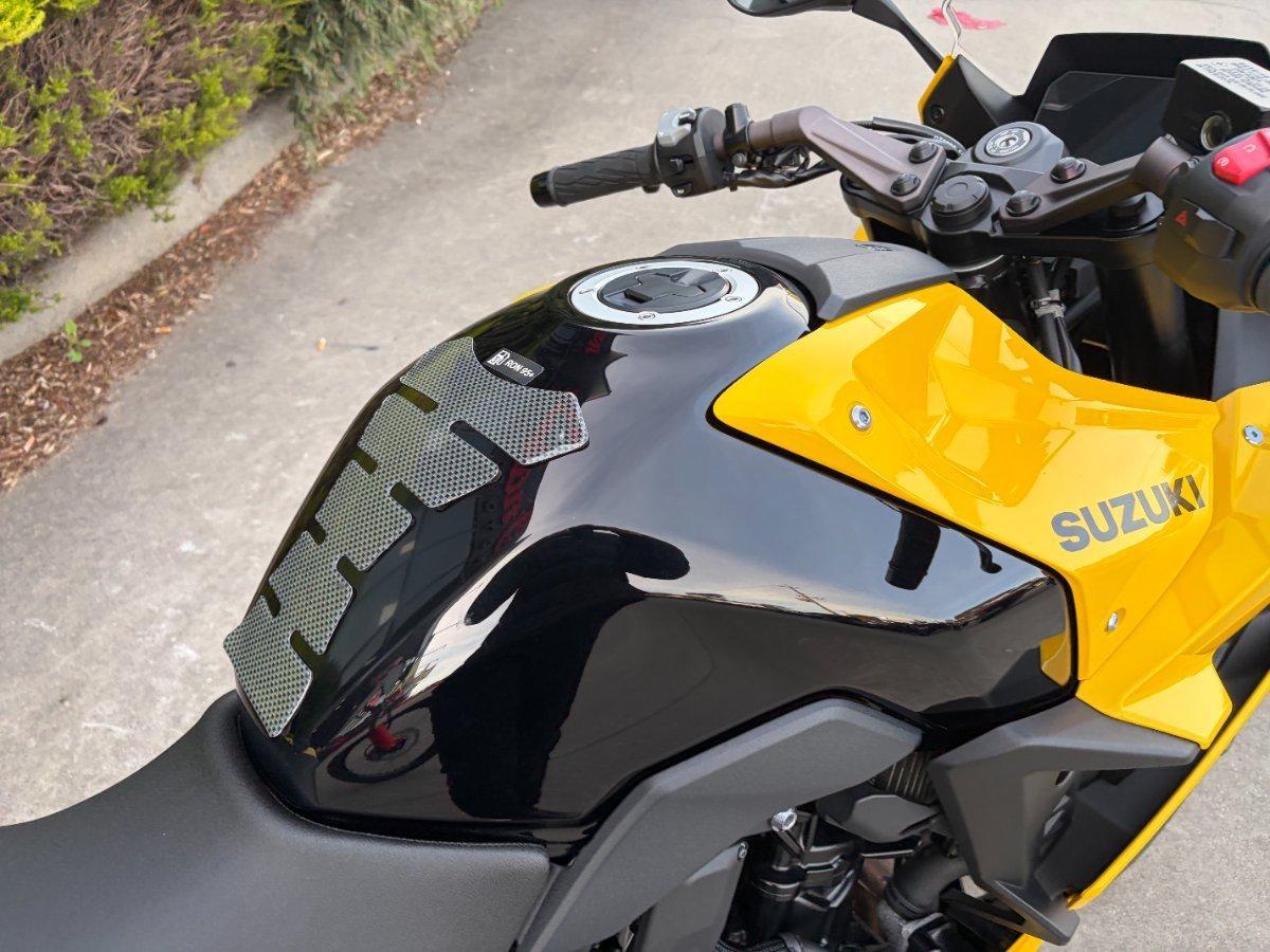 2024 SUZUKI GSX-8R SPORTS