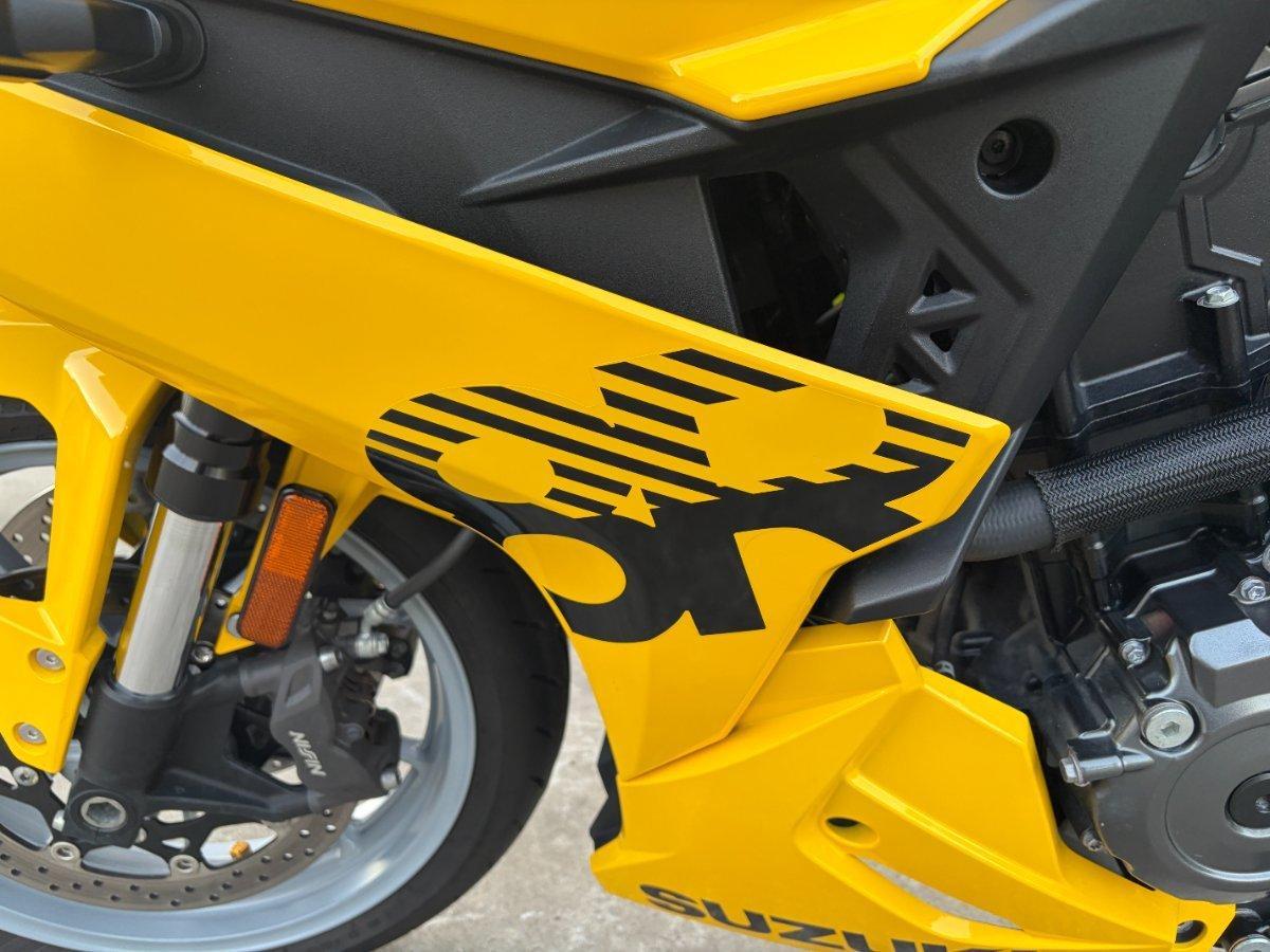 2024 SUZUKI GSX-8R SPORTS
