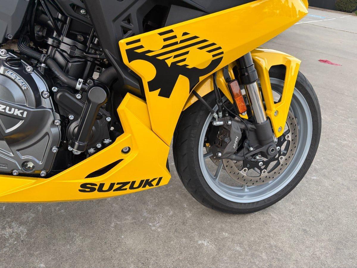 2024 SUZUKI GSX-8R SPORTS