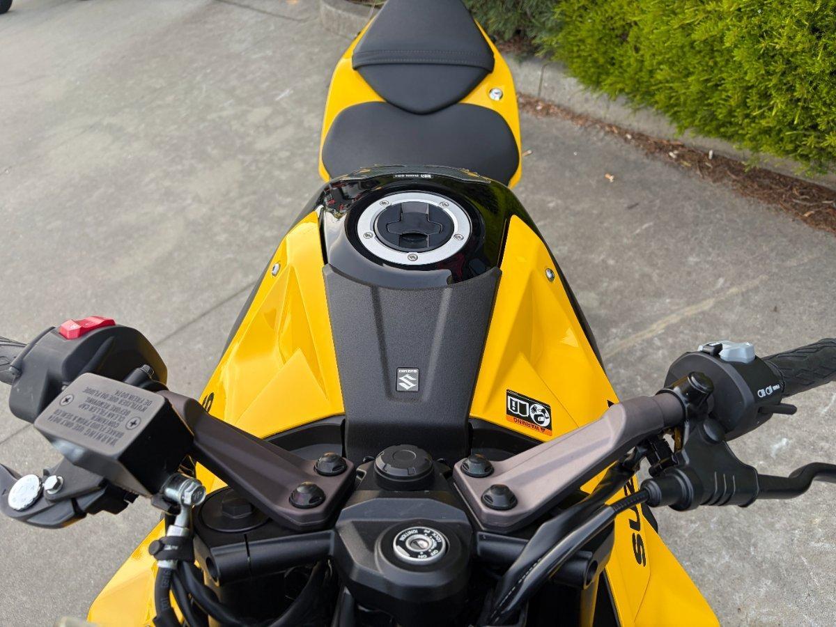 2024 SUZUKI GSX-8R SPORTS