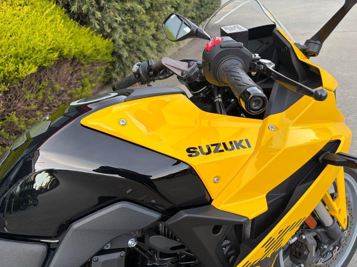2024 SUZUKI GSX-8R SPORTS