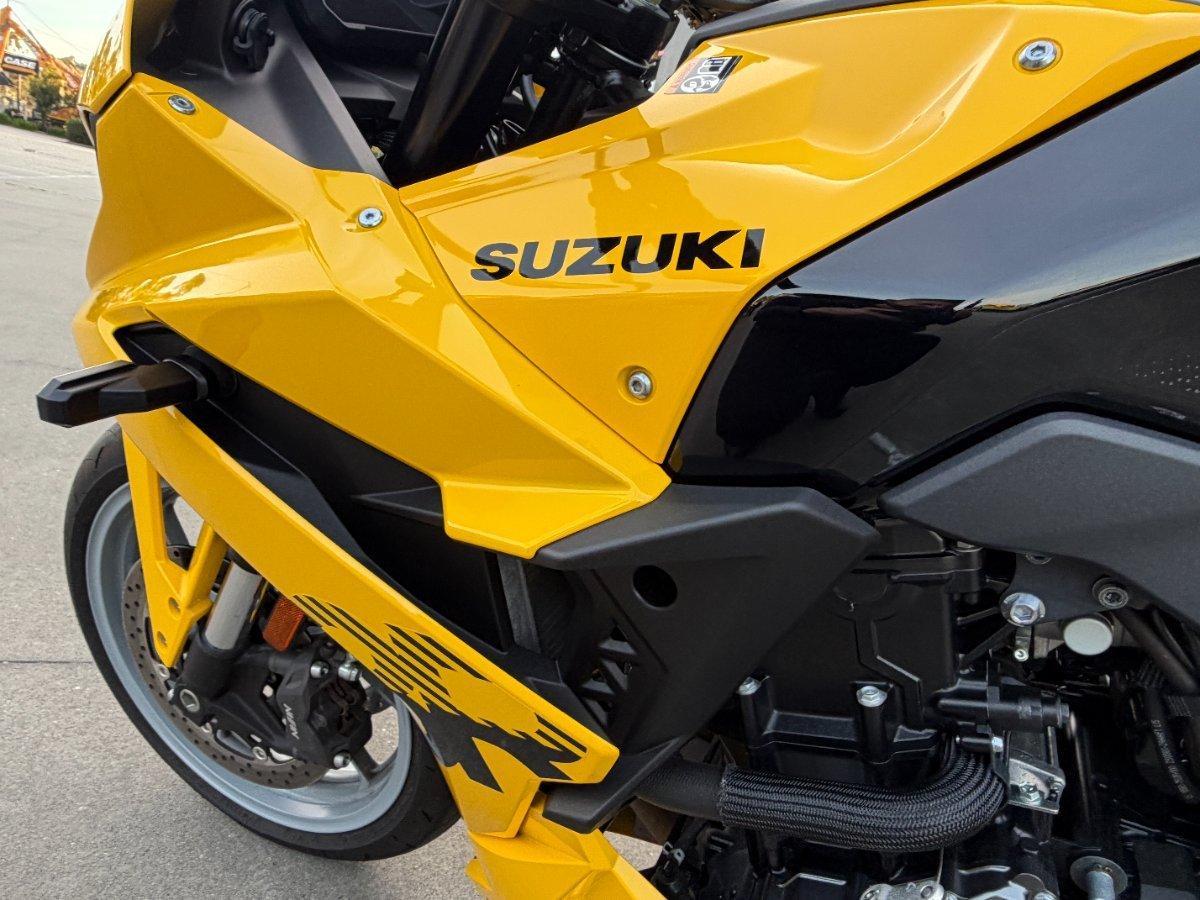 2024 SUZUKI GSX-8R SPORTS