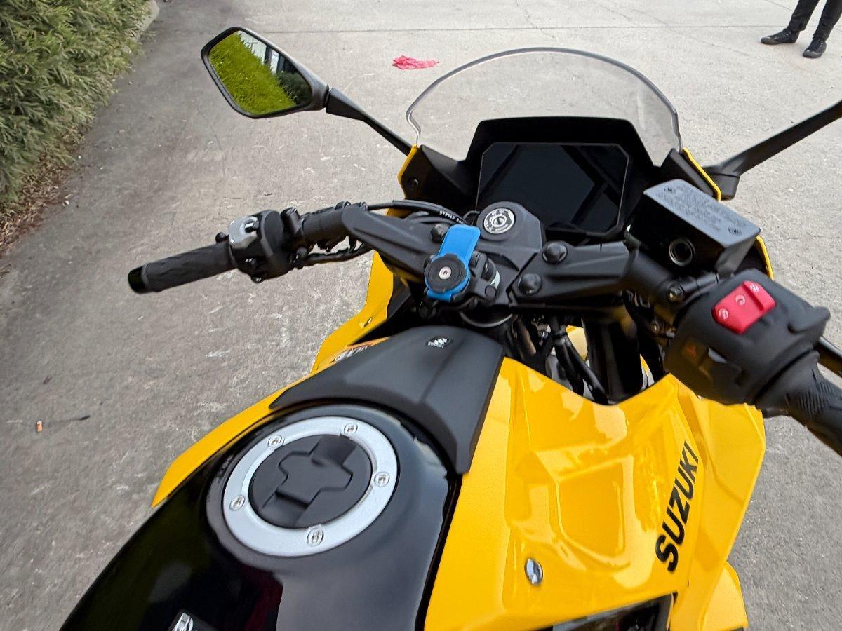 2024 SUZUKI GSX-8R SPORTS