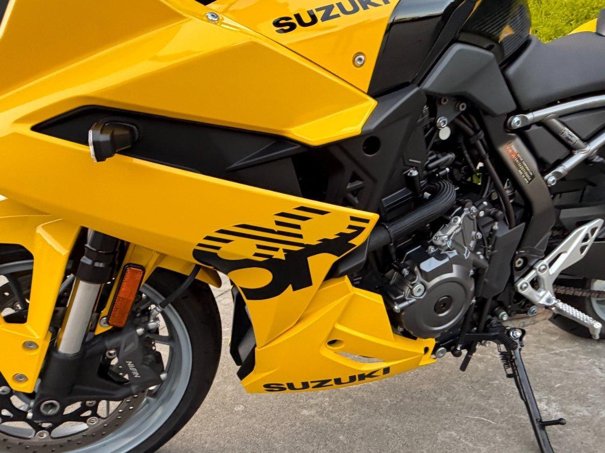 2024 SUZUKI GSX-8R SPORTS