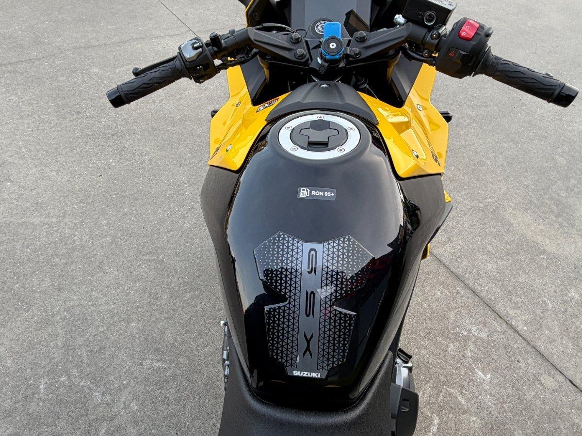 2024 SUZUKI GSX-8R SPORTS
