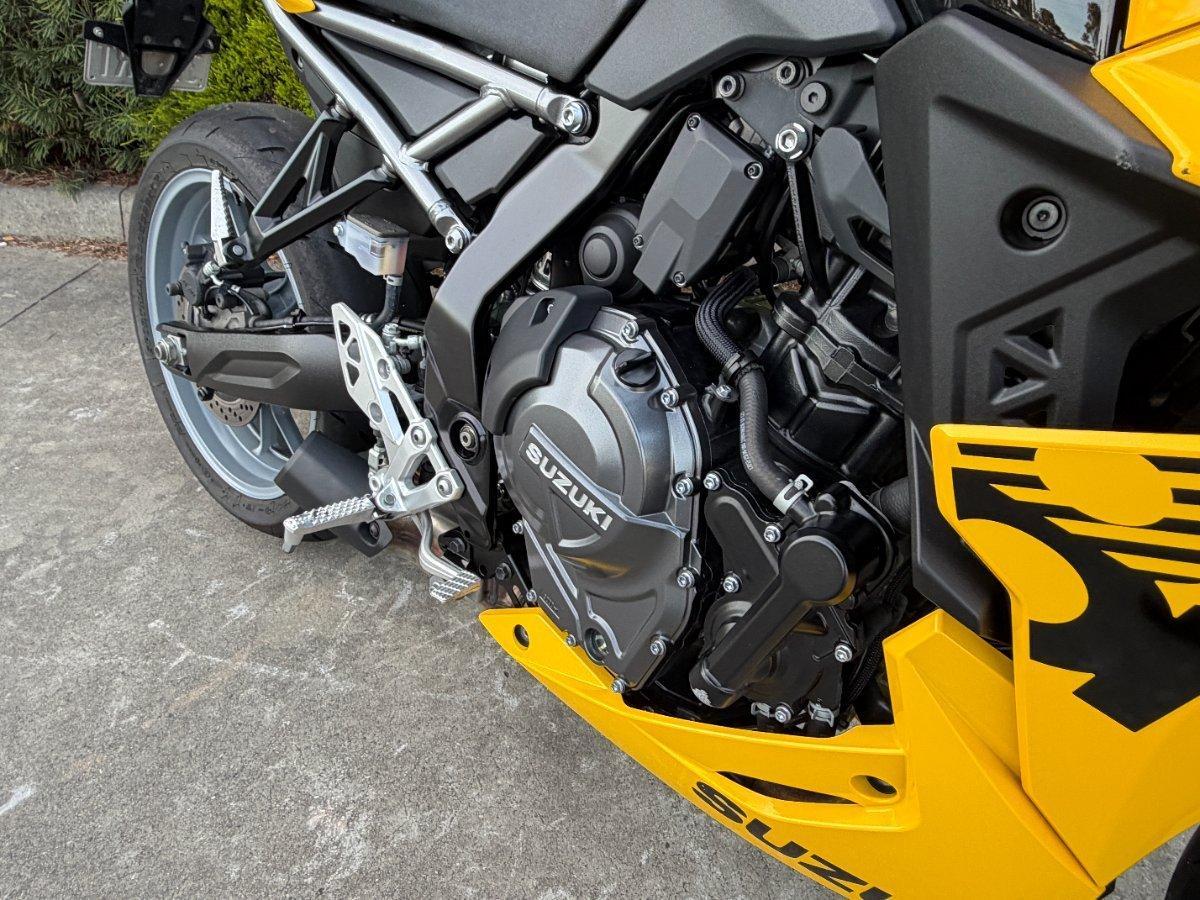2024 SUZUKI GSX-8R SPORTS