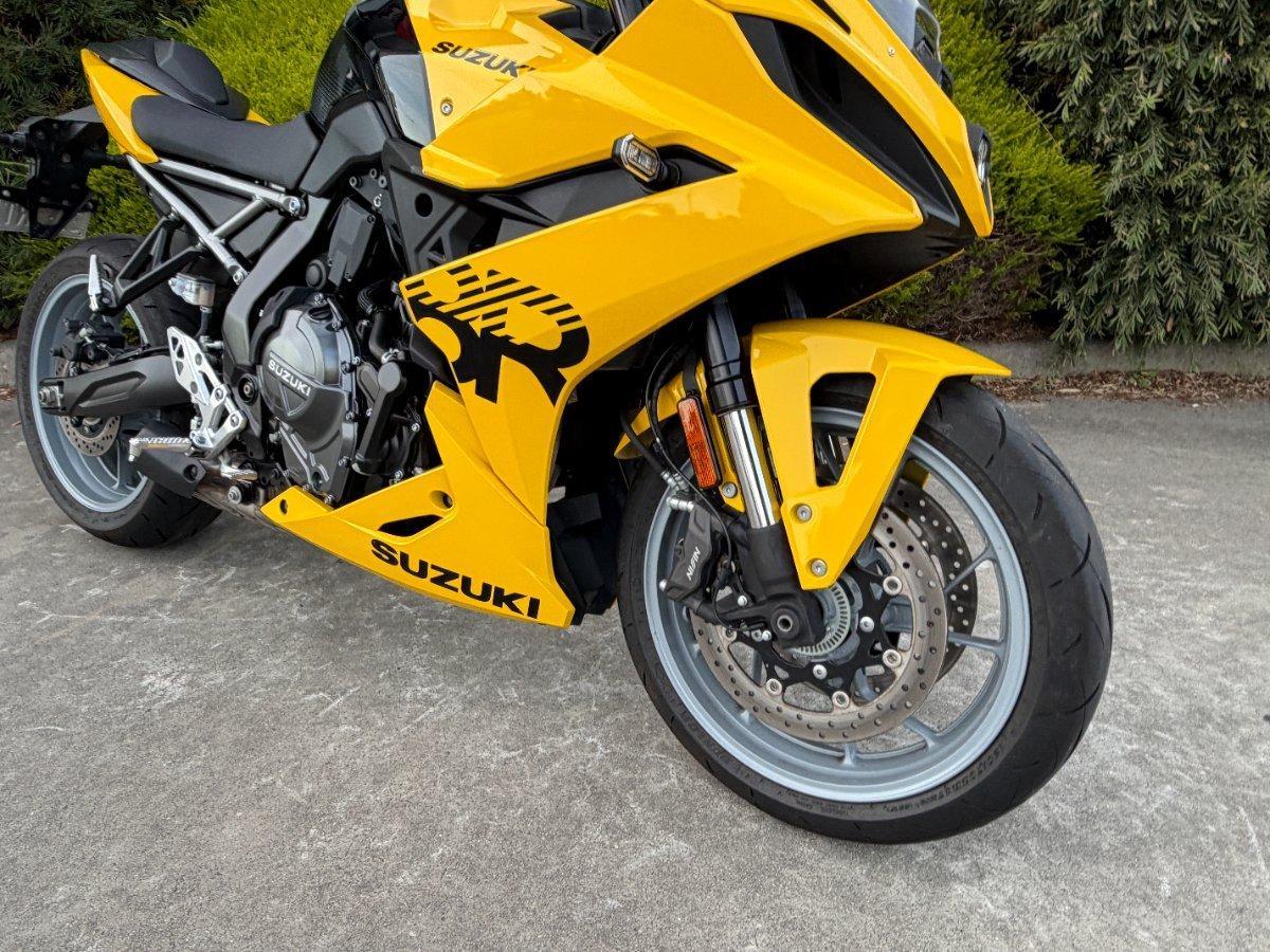 2024 SUZUKI GSX-8R SPORTS