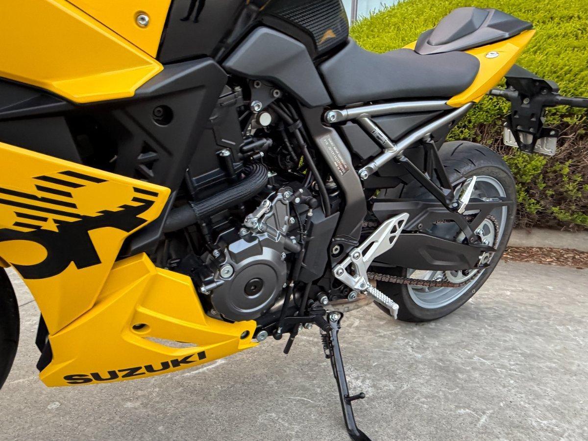 2024 SUZUKI GSX-8R SPORTS