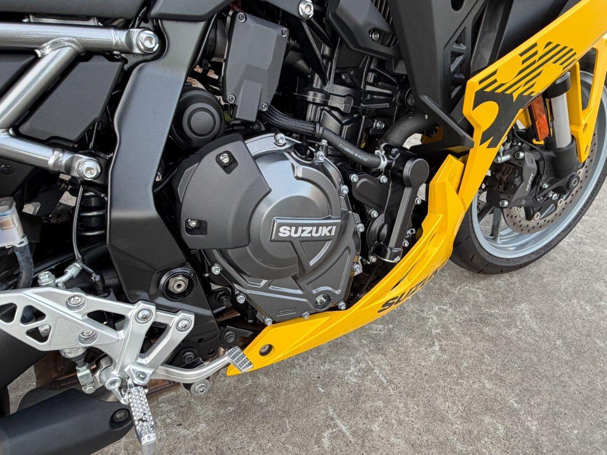 2024 SUZUKI GSX-8R SPORTS