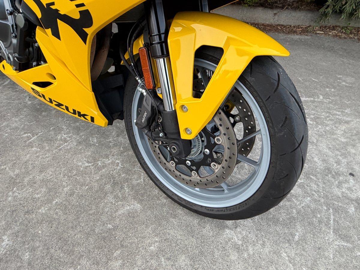 2024 SUZUKI GSX-8R SPORTS