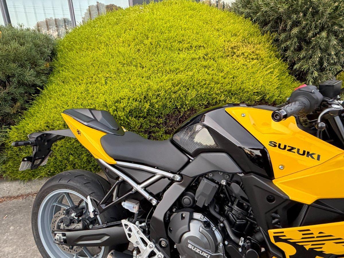 2024 SUZUKI GSX-8R SPORTS