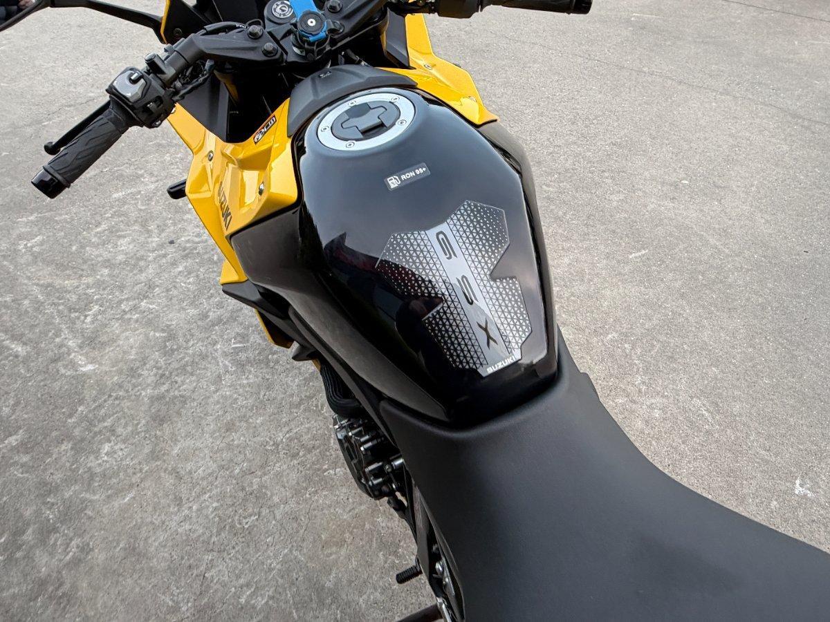 2024 SUZUKI GSX-8R SPORTS