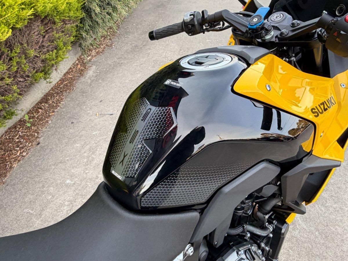 2024 SUZUKI GSX-8R SPORTS