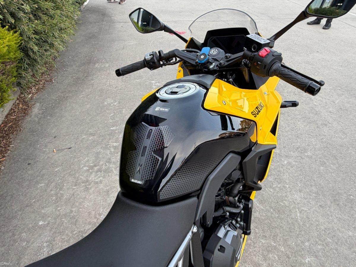 2024 SUZUKI GSX-8R SPORTS