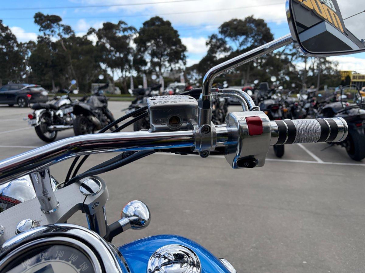 2010 KAWASAKI VULCAN 900 CUSTOM CRUISER